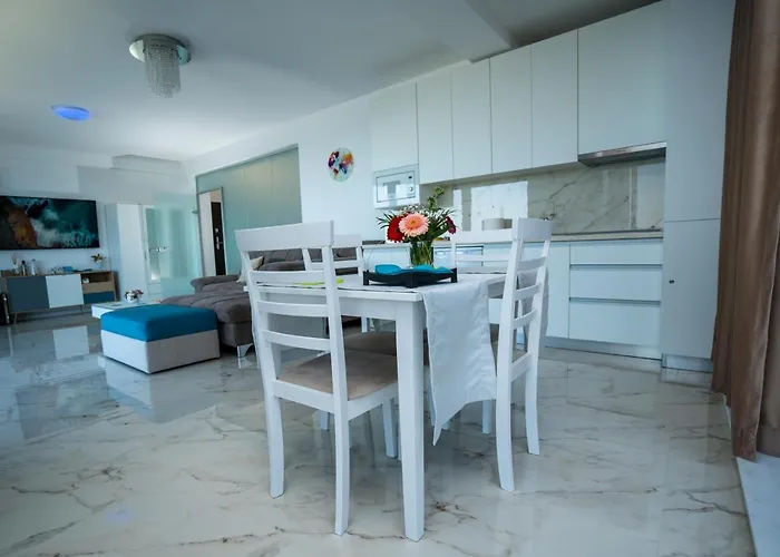 Summer Blue Navodari